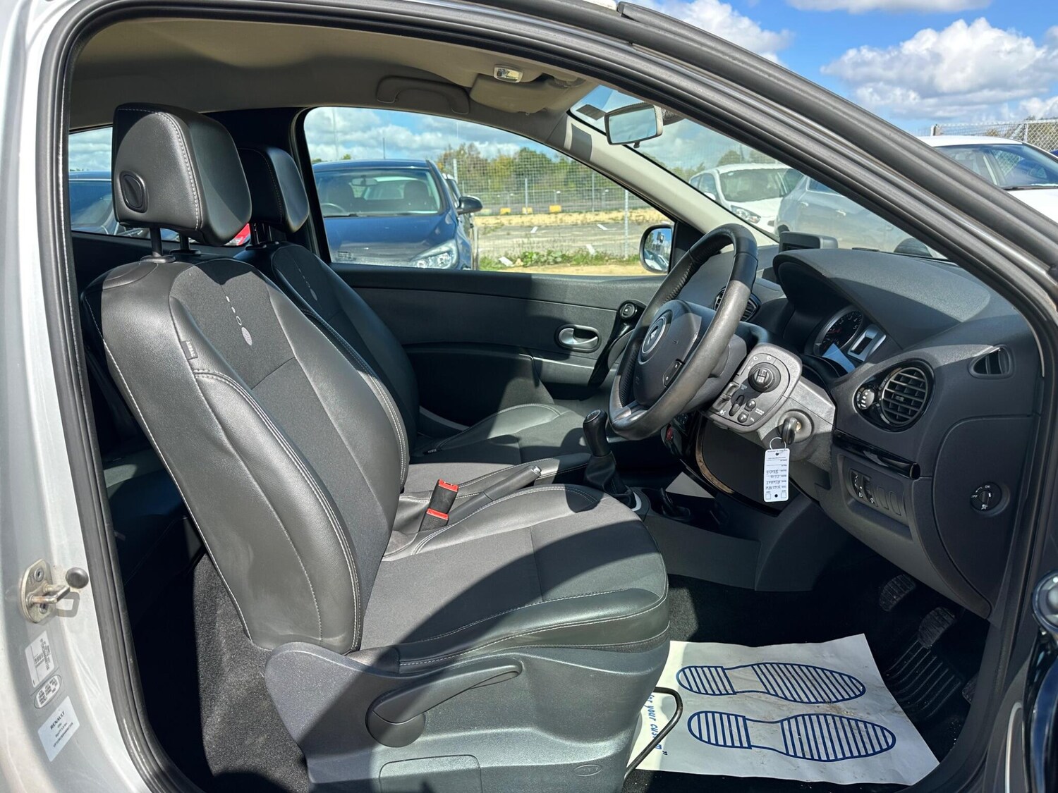 Used Renault Clio 2012 for sale - 76158877: Photo 45