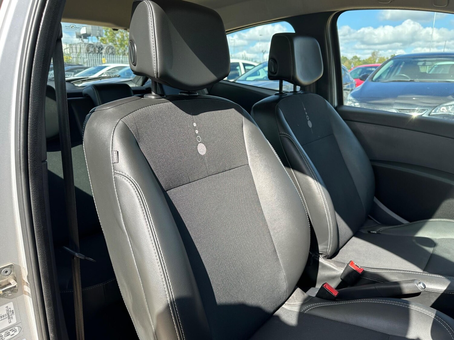 Used Renault Clio 2012 for sale - 76158877: Photo 46