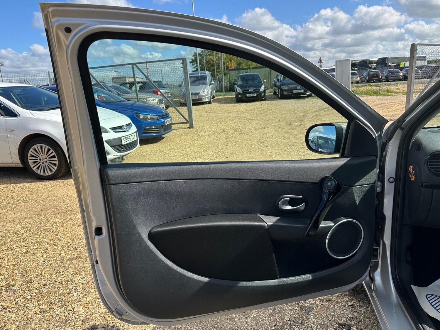 Used Renault Clio 2012 for sale - 76158877: Photo 48