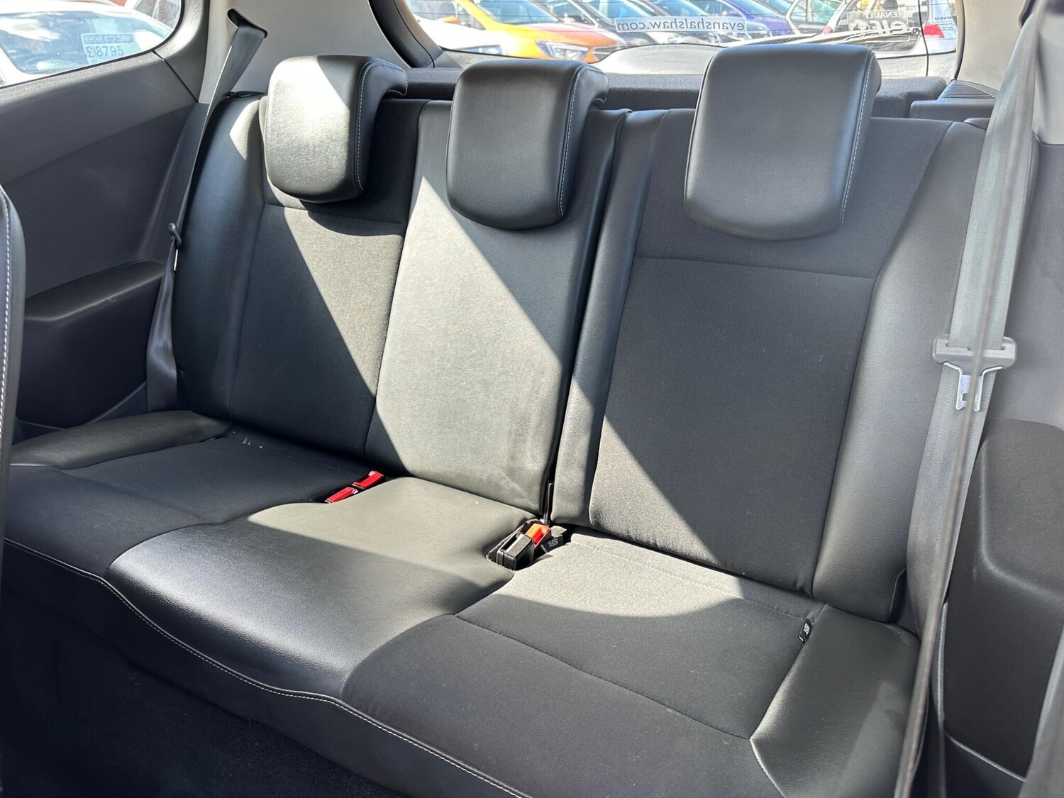 Used Renault Clio 2012 for sale - 76158877: Photo 53