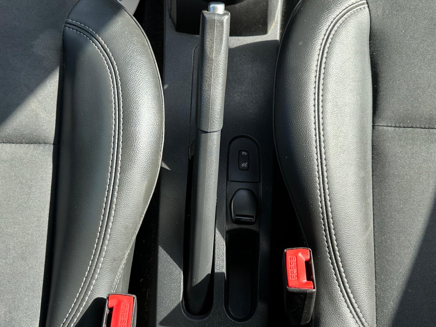 Used Renault Clio 2012 for sale - 76158877: Photo 58