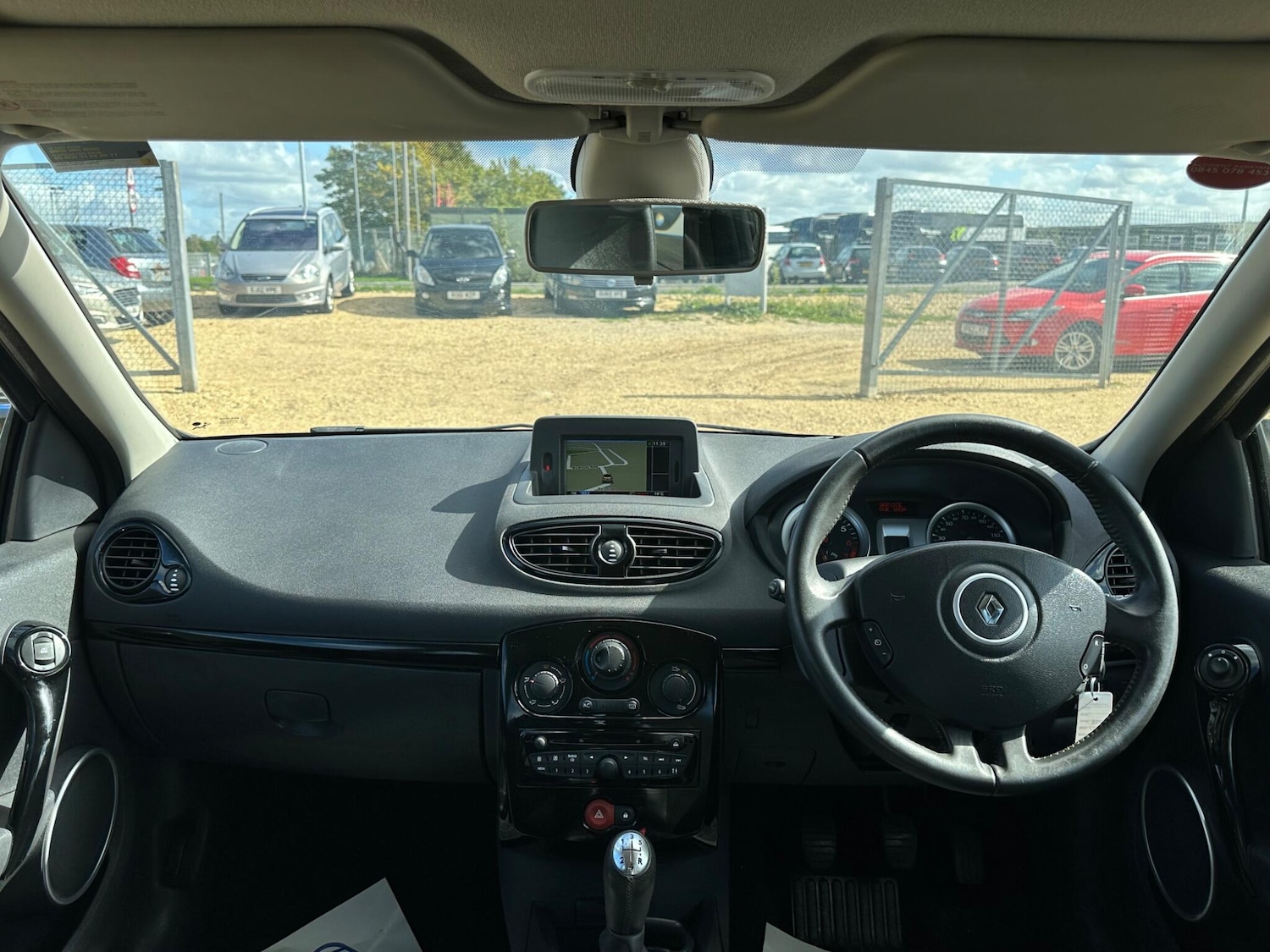 Used Renault Clio 2012 for sale - 76158877: Photo 61