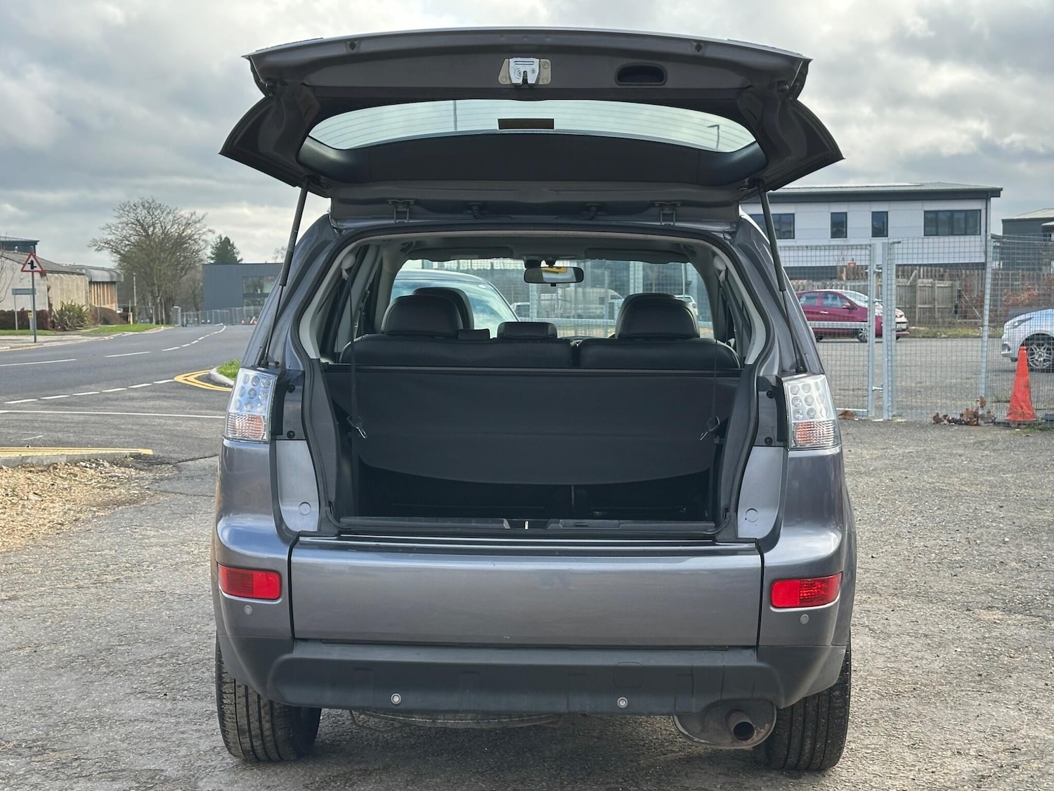 Used Mitsubishi Outlander 2008 for sale - 77462135: Photo 46