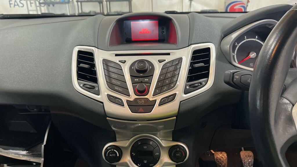 Used Ford Fiesta 2010 for sale - 78062964: Photo 12