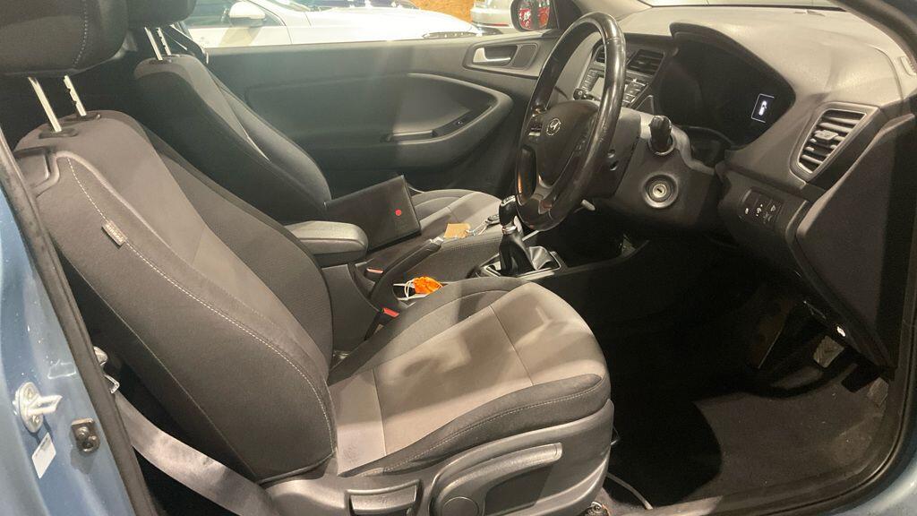 Used Hyundai i20 2017 for sale - 77462120: Photo 9