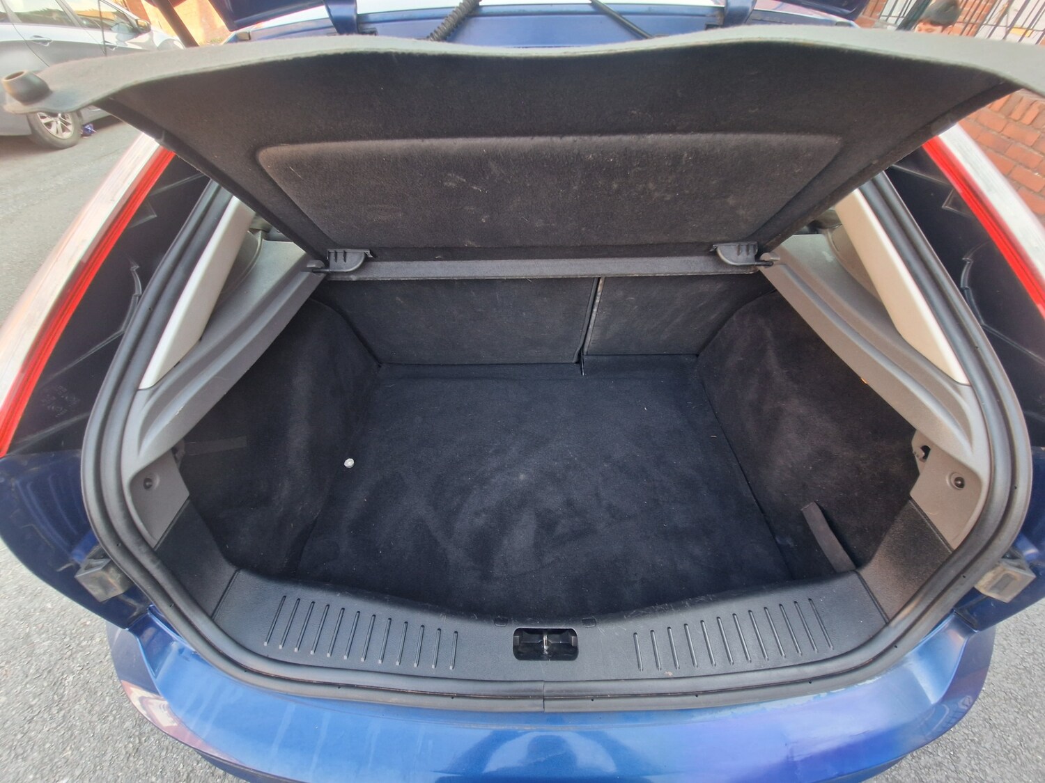 Used Ford Focus 2009 for sale - 77984209: Photo 9