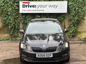 Used Skoda Octavia 2018 for sale - 77610003: Photo