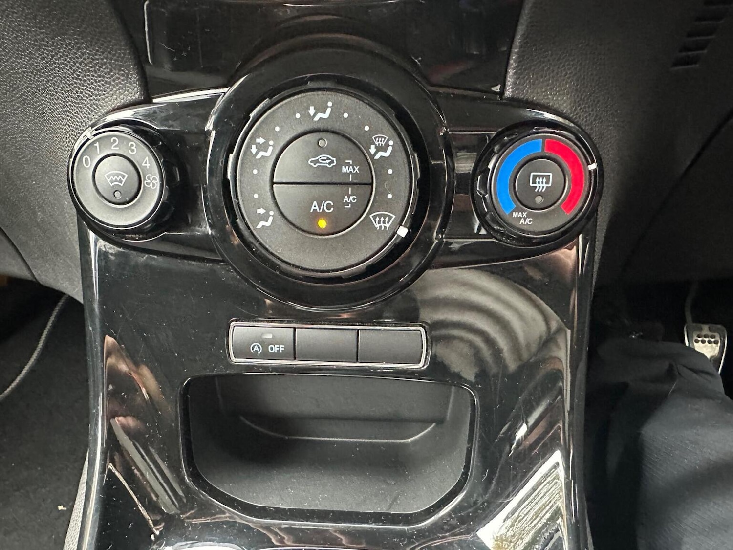 Used Ford Fiesta 2015 for sale - 76853516: Photo 20