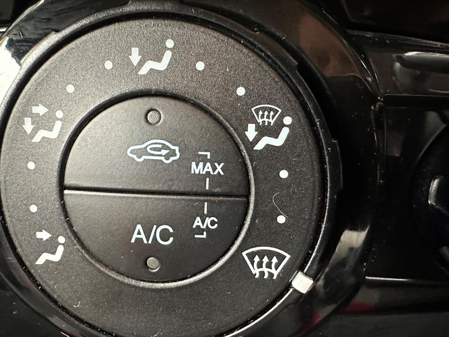 Used Ford Fiesta 2015 for sale - 76853516: Photo 29