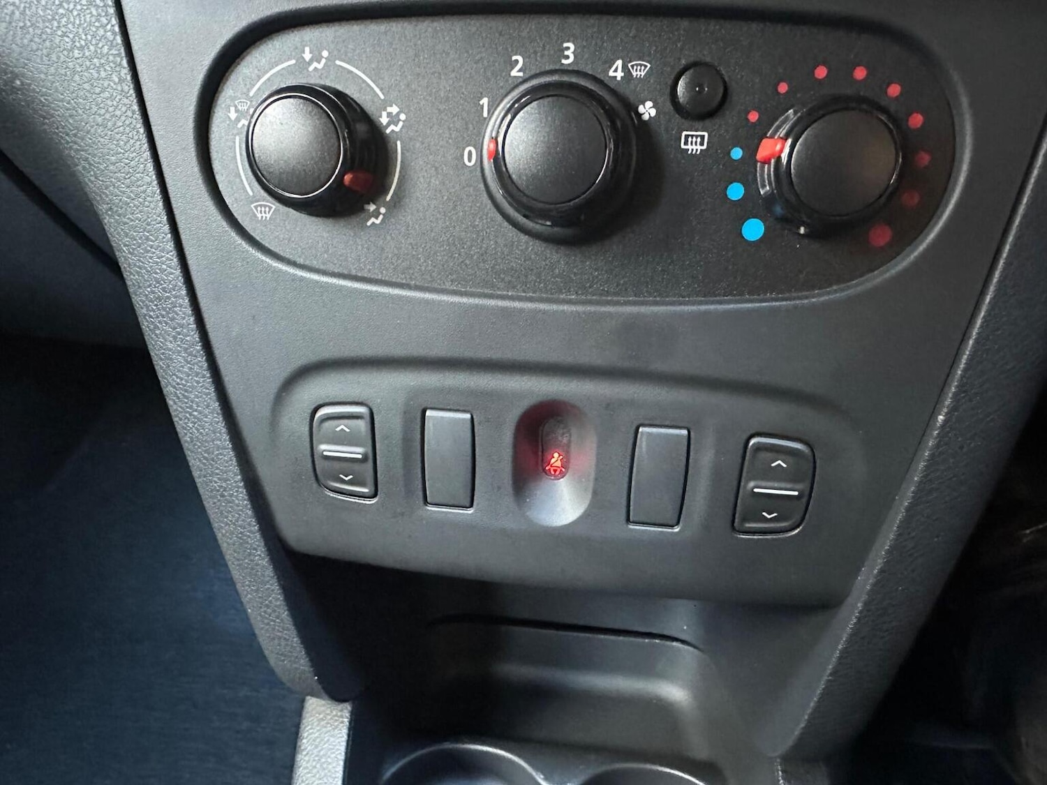 Used Dacia Sandero 2016 for sale - 76482854: Photo 18