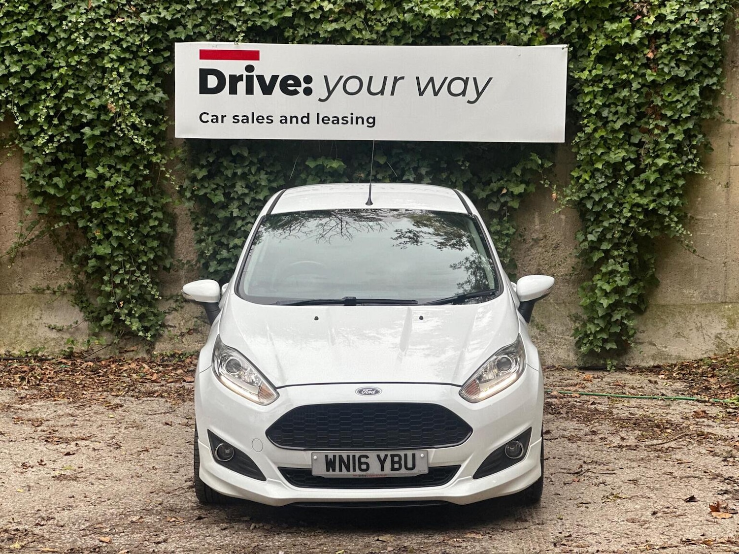 Used Ford Fiesta 2016 for sale - 76482875: Photo 2