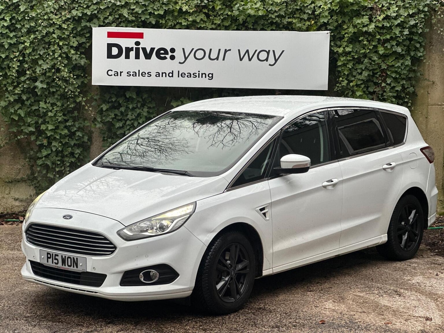 Used Ford S-Max 2017 for sale - 77118621: Photo 3
