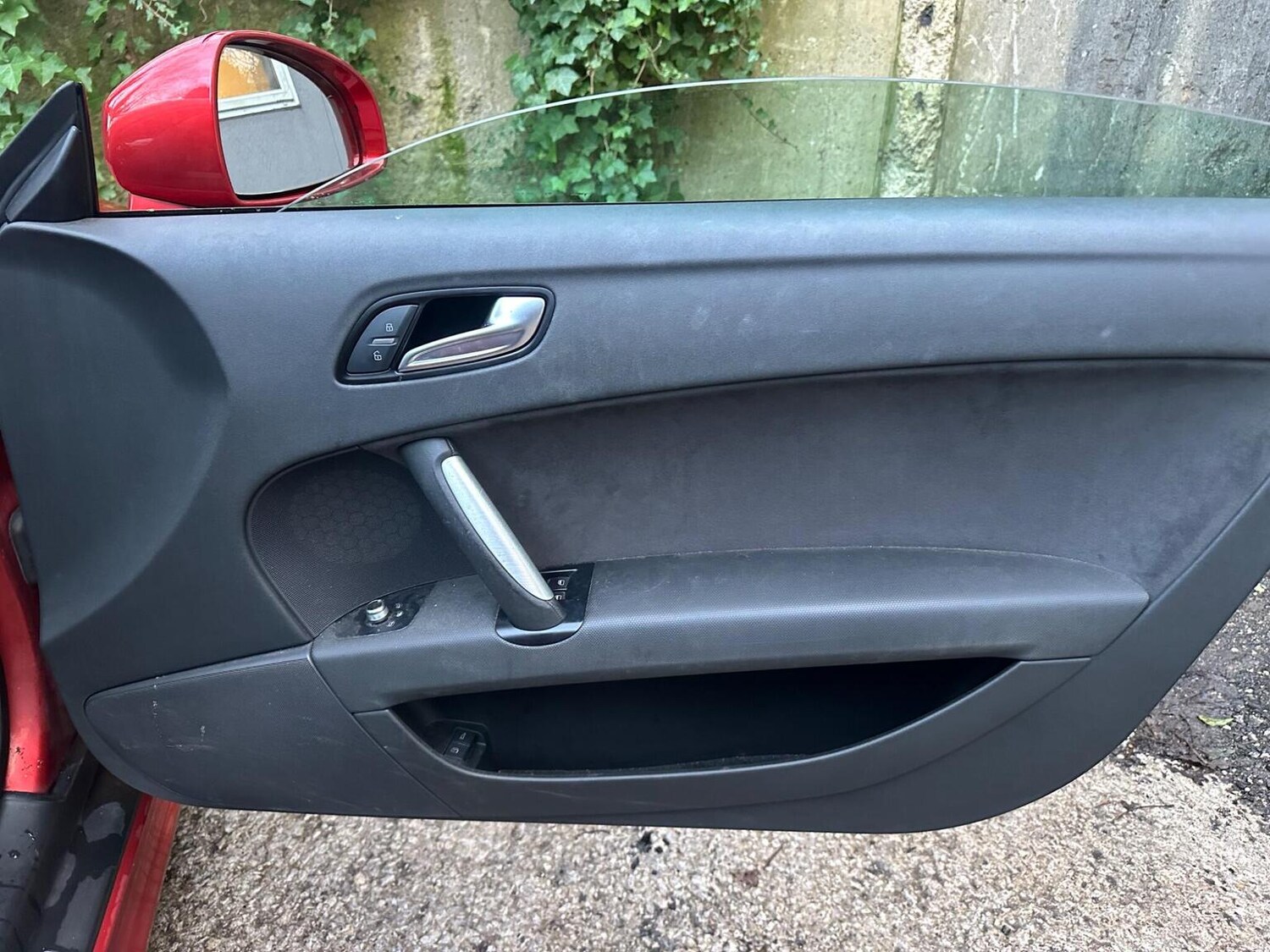 Used Audi TT 2011 for sale - 77363575: Photo 17