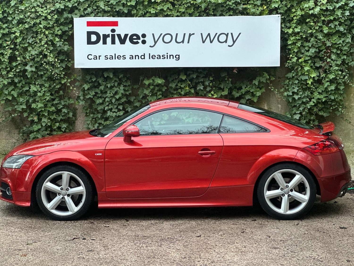 Used Audi TT 2011 for sale - 77363575: Photo 4