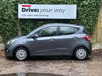 Used Hyundai i10 2014 for sale - 76725639: Photo