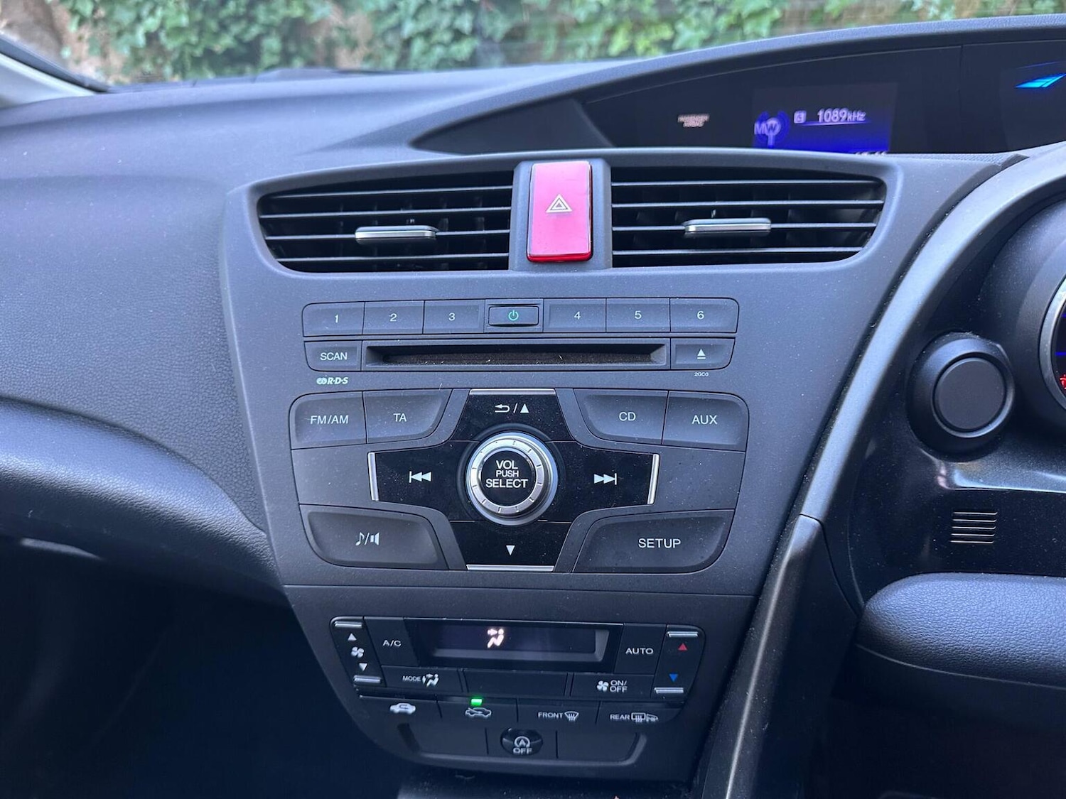 Used Honda Civic 2012 for sale - 76884942: Photo 18