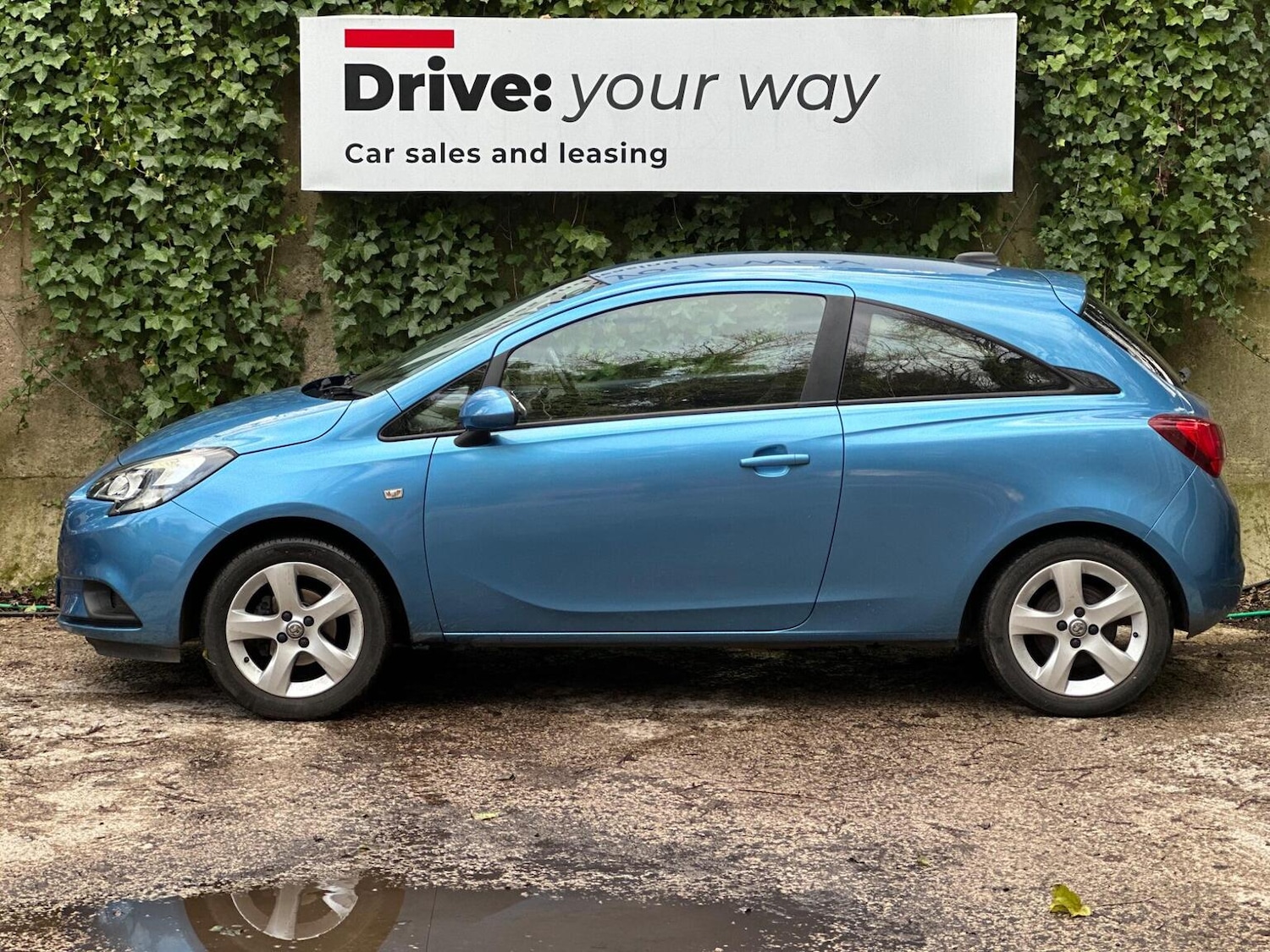 Used Vauxhall Corsa 2016 for sale - 77662261: Photo 4