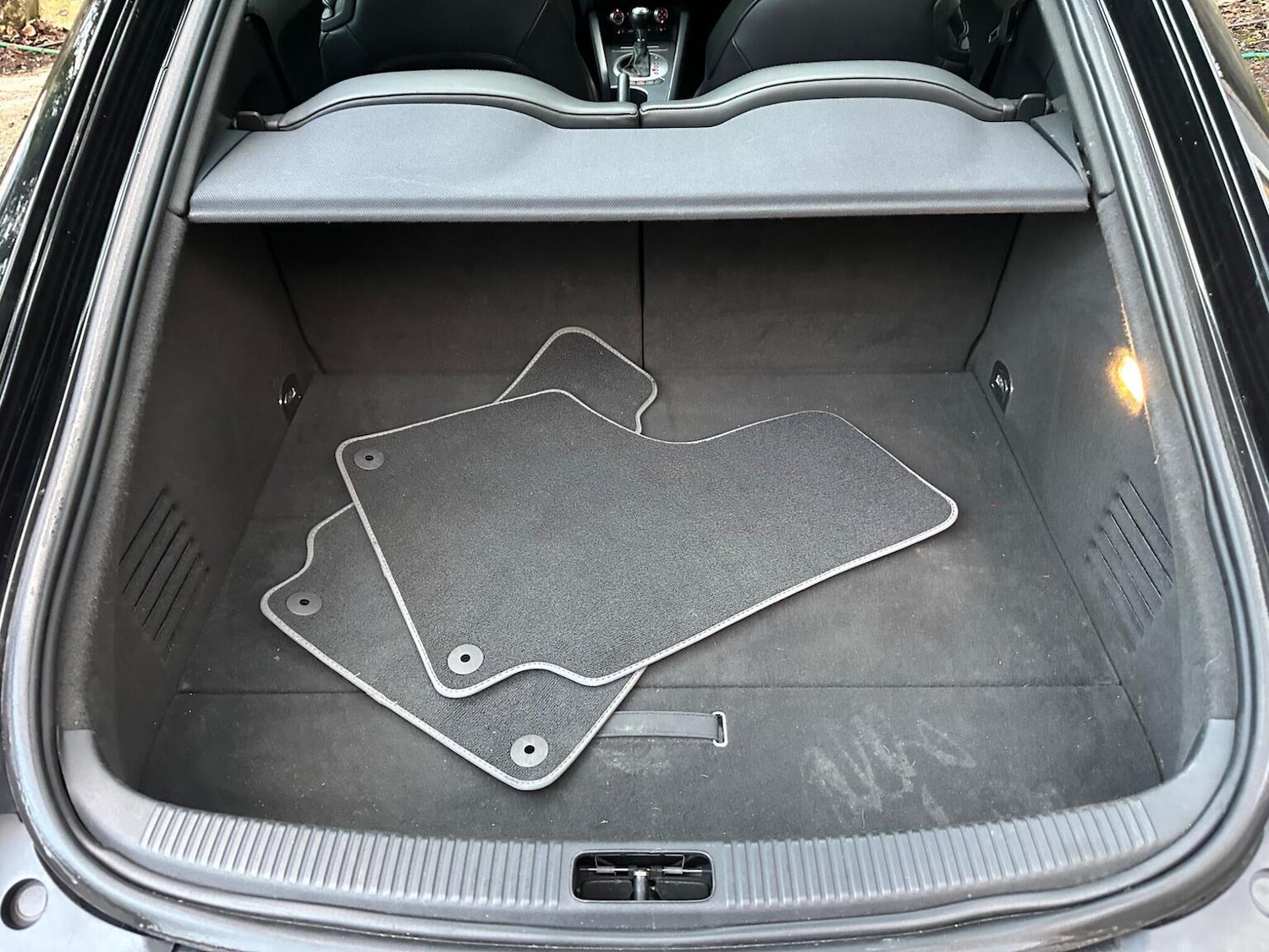 Used Audi TT 2010 for sale - 76982748: Photo 13