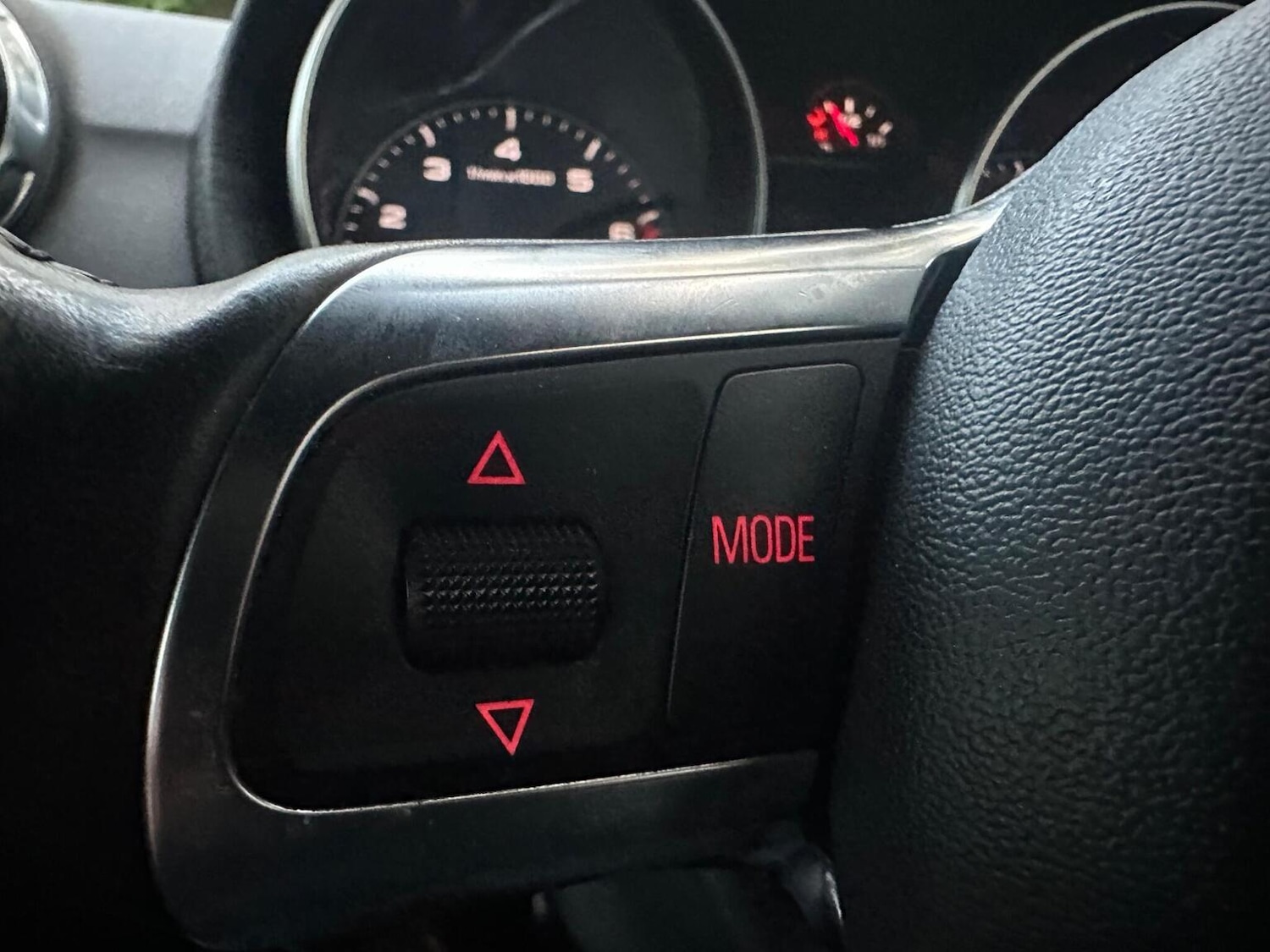 Used Audi TT 2010 for sale - 76982748: Photo 24