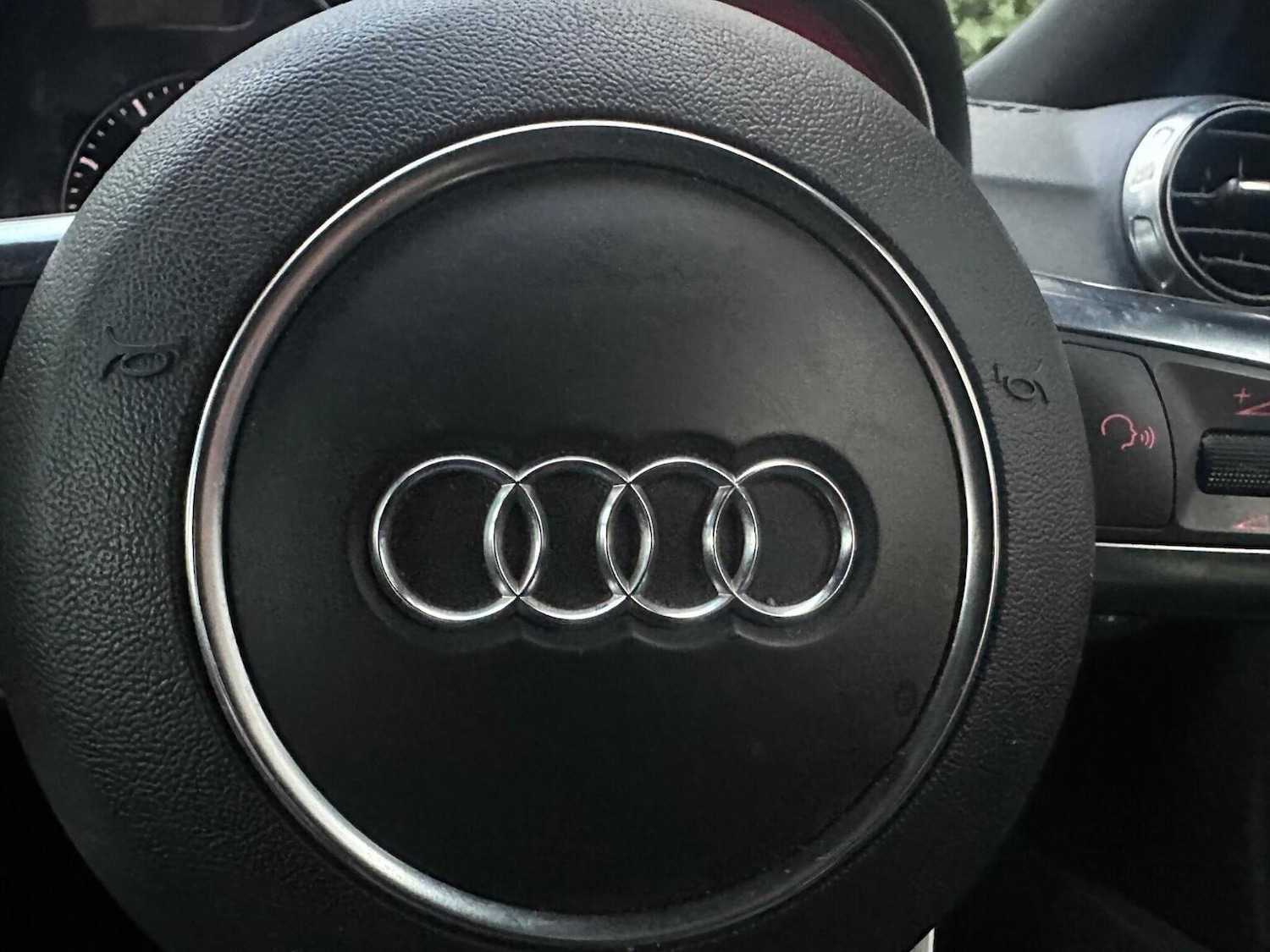 Used Audi TT 2010 for sale - 76982748: Photo 25