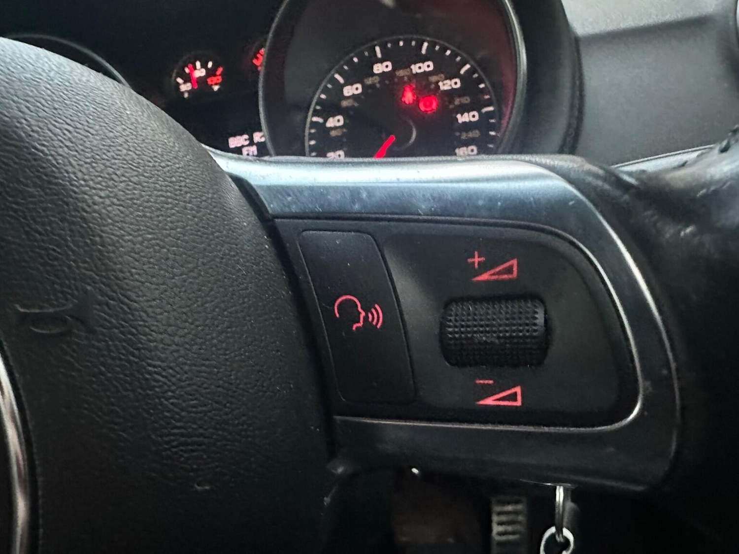 Used Audi TT 2010 for sale - 76982748: Photo 26