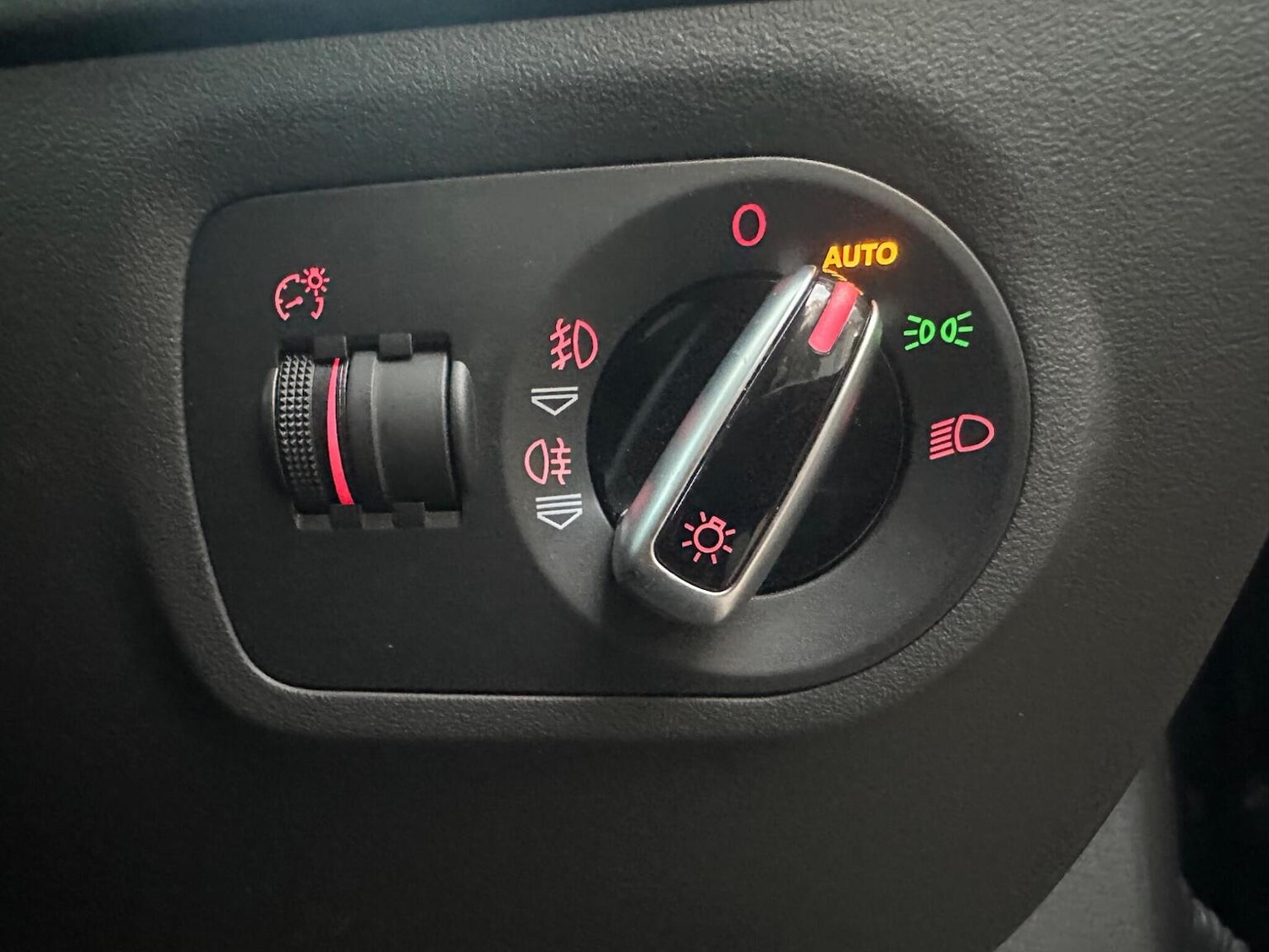 Used Audi TT 2010 for sale - 76982748: Photo 27