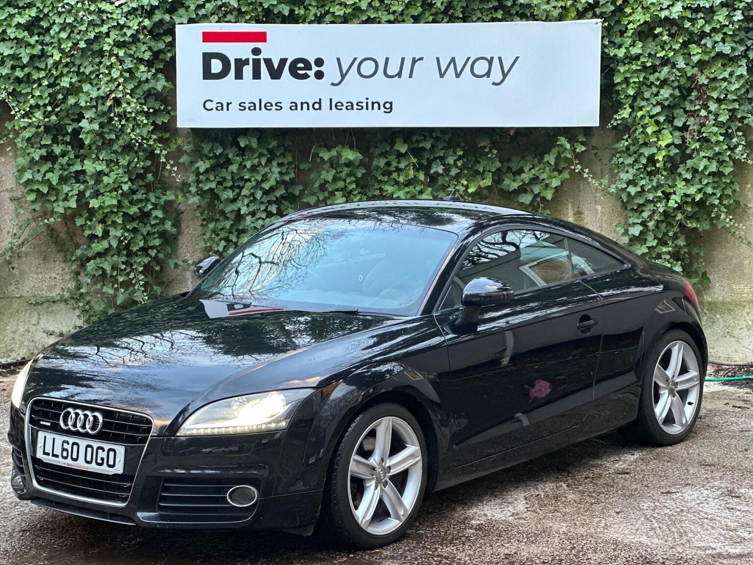 Used Audi TT 2010 for sale - 76982748: Photo 3