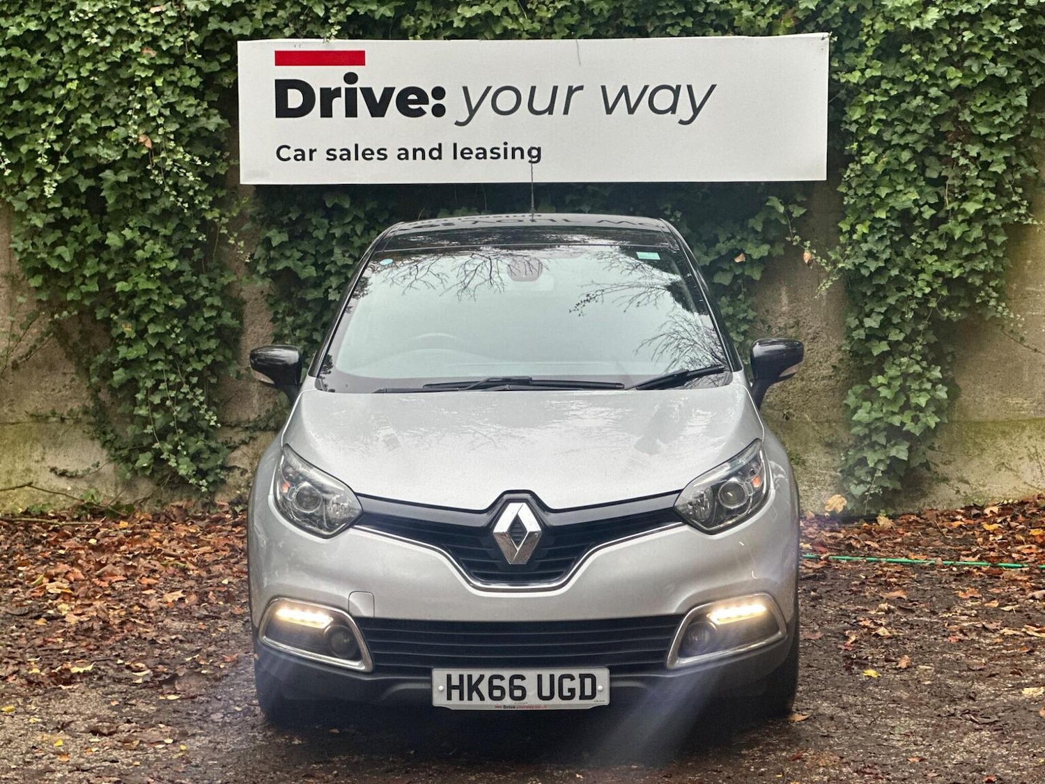 Used Renault Captur 2016 for sale - 76497524: Photo 2