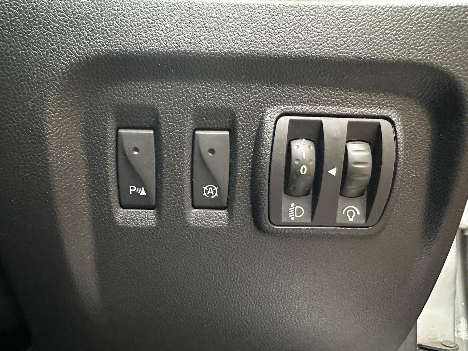 Used Renault Captur 2016 for sale - 76497524: Photo 32