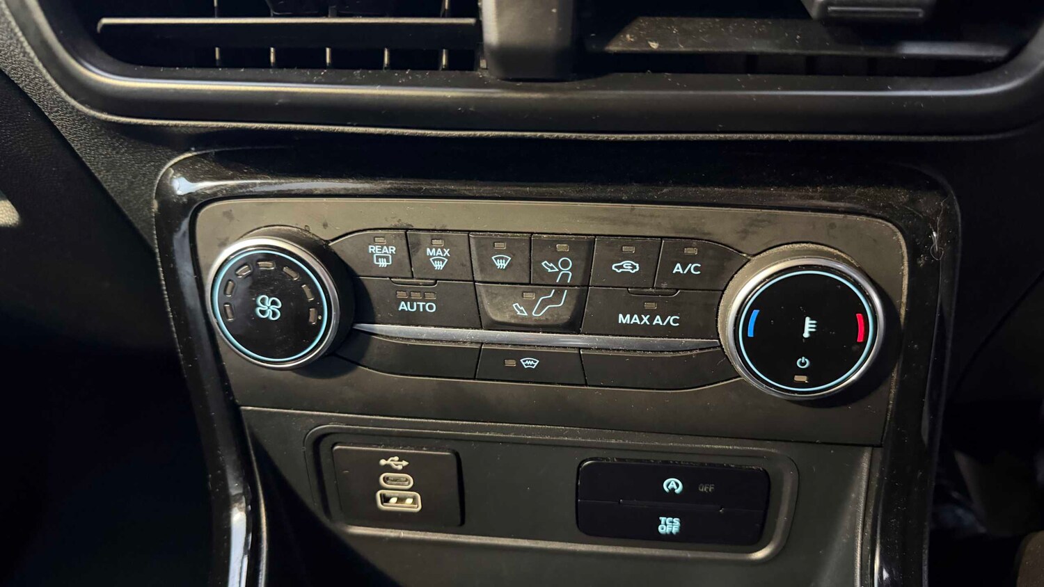 Used Ford Ecosport for sale - 77861641: Photo 14