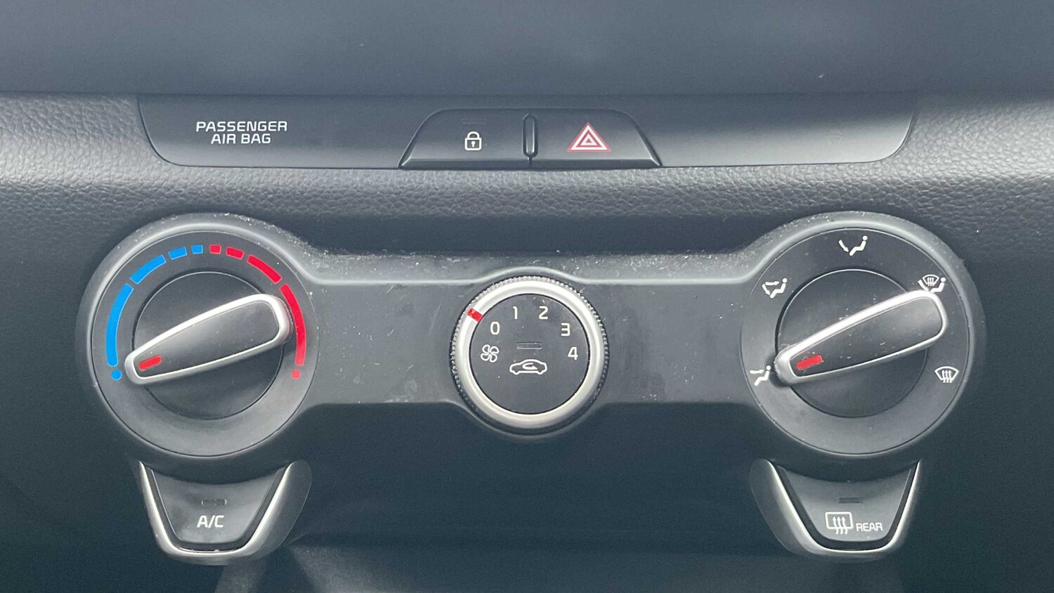 Used Kia Stonic 2024 for sale - 78090157: Photo 27