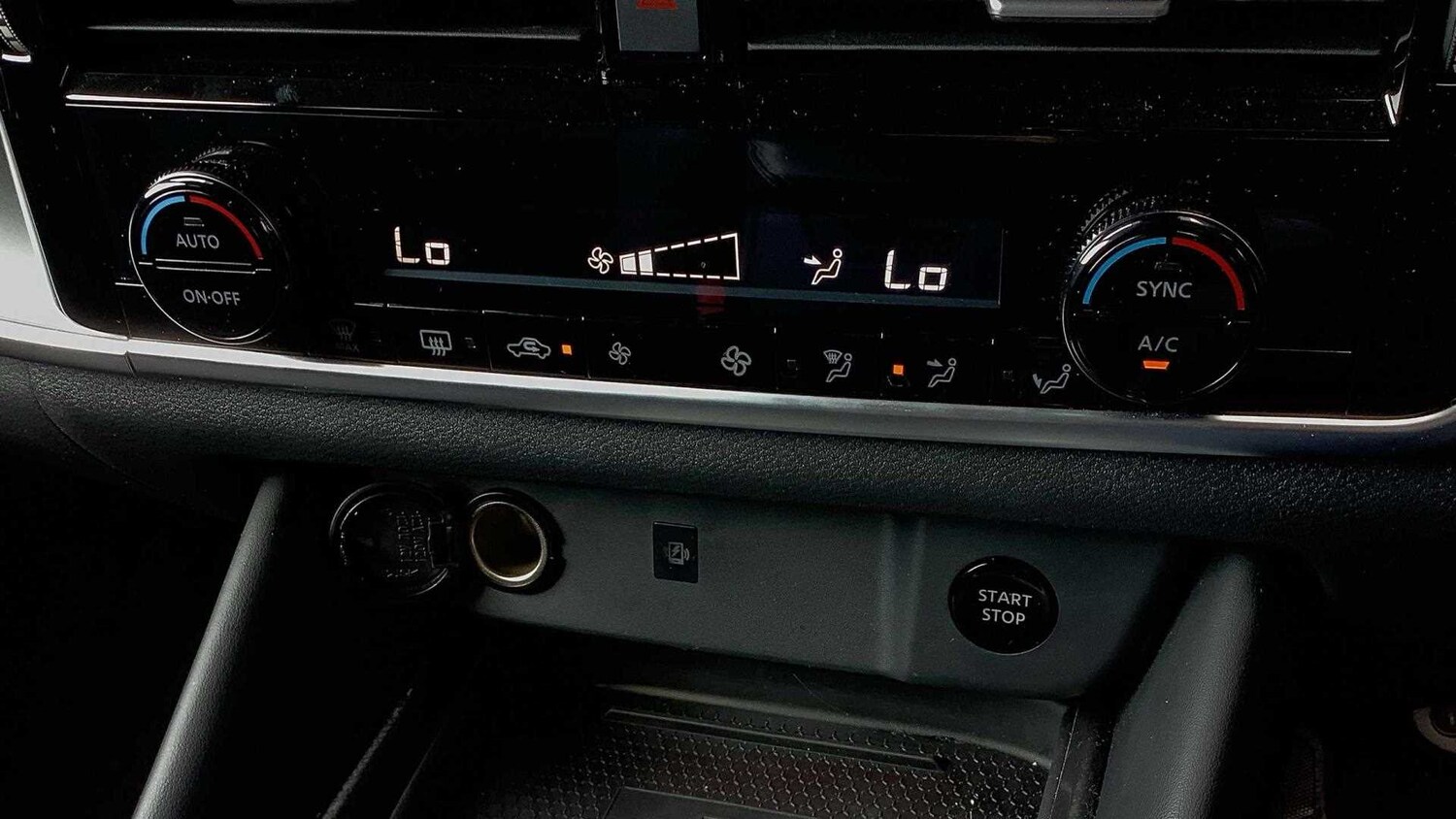 Used Nissan Qashqai for sale - 77858028: Photo 28