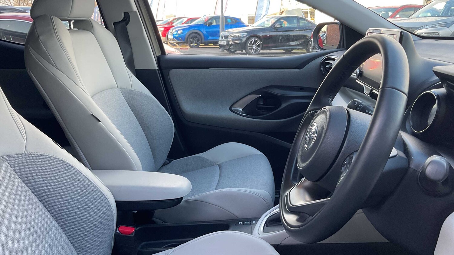 Used Toyota Yaris for sale - 77861102: Photo 10