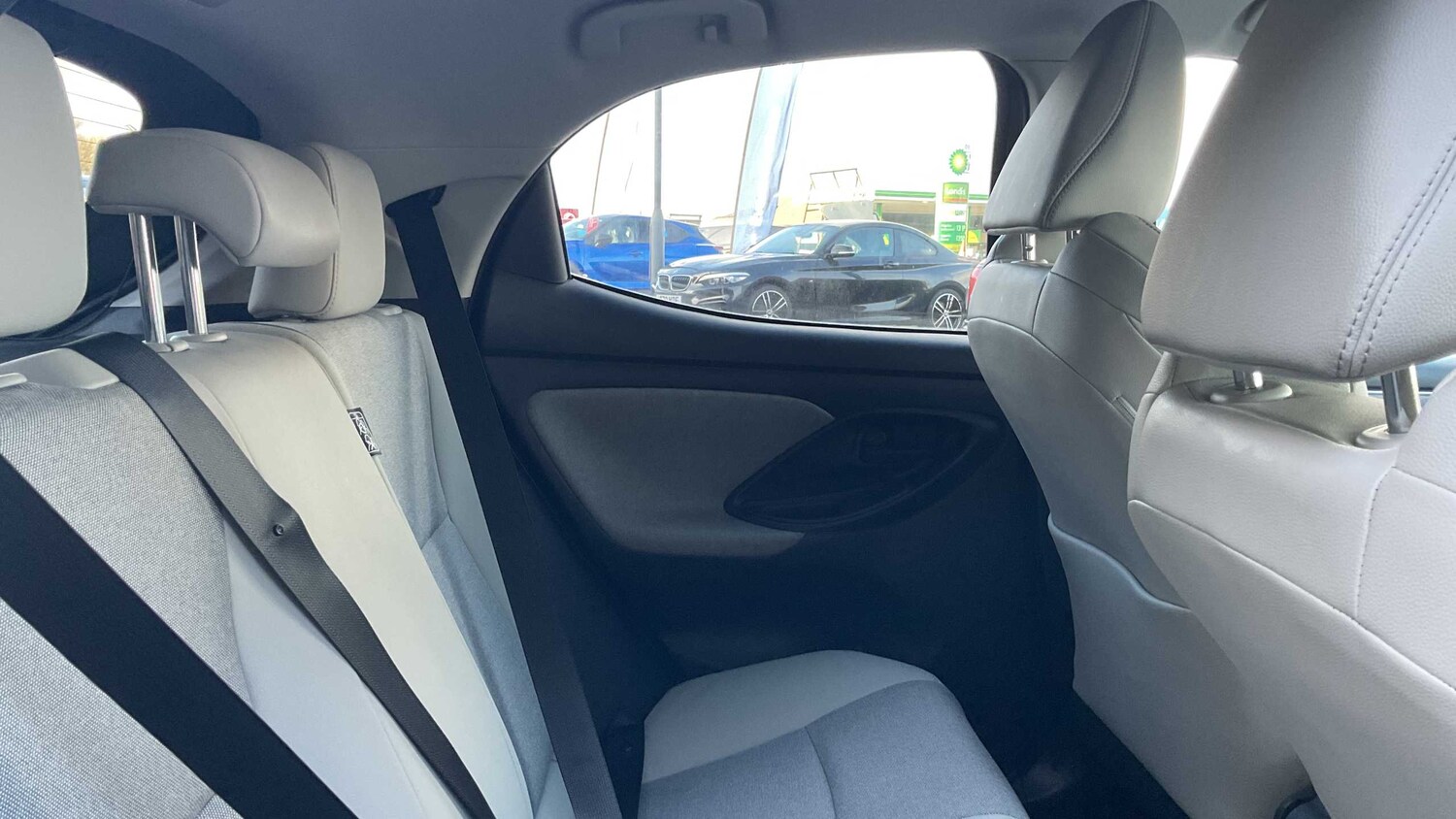 Used Toyota Yaris for sale - 77861102: Photo 12