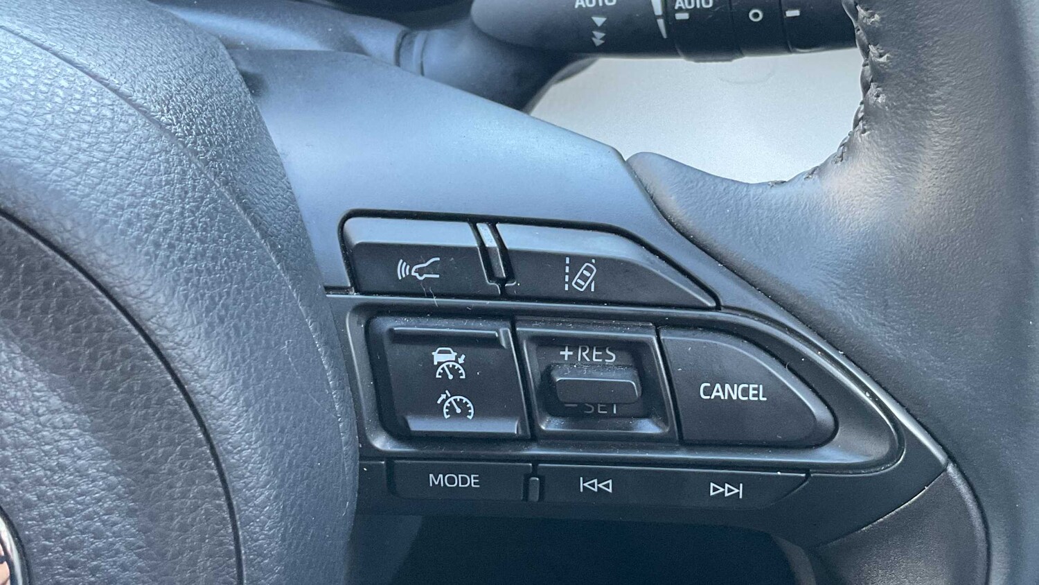 Used Toyota Yaris for sale - 77861102: Photo 16