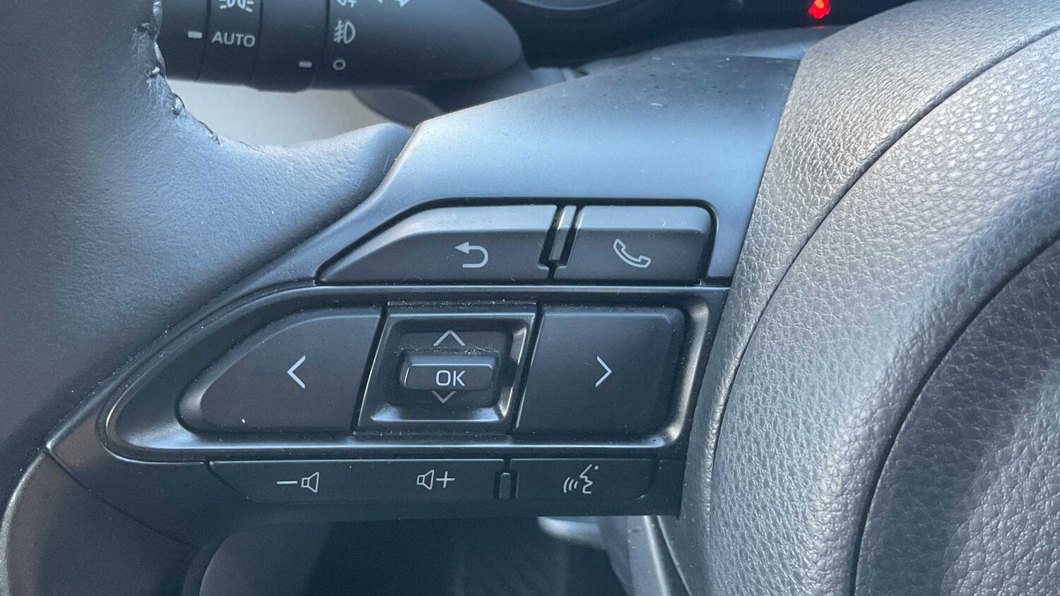 Used Toyota Yaris for sale - 77861102: Photo 17