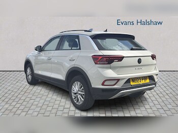 Used Volkswagen T-Roc 2023 for sale - 78551088: Photo