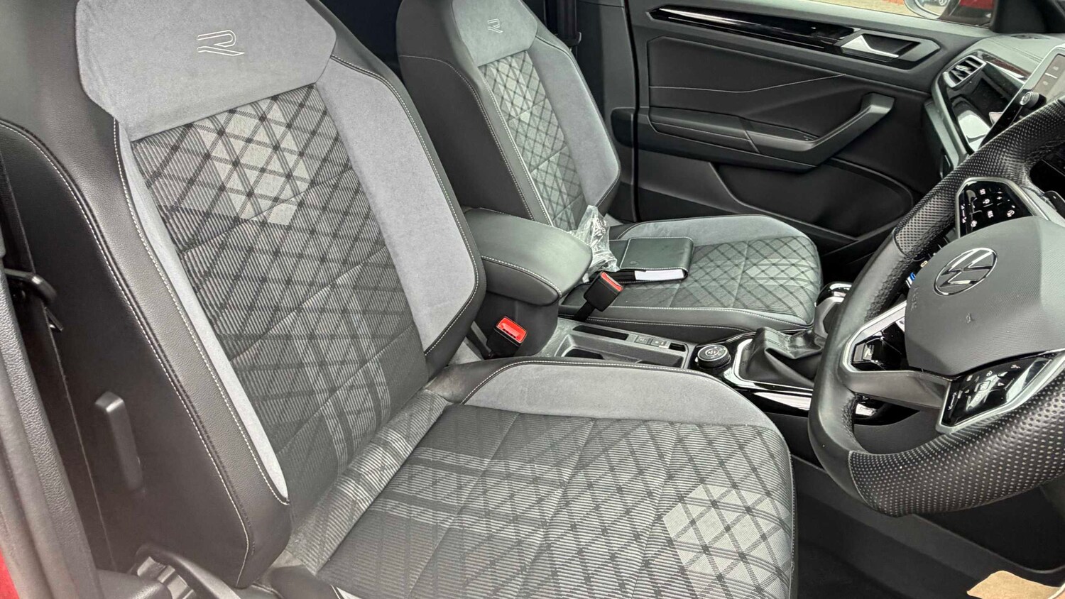 Used Volkswagen T-Roc for sale - 77861767: Photo 12