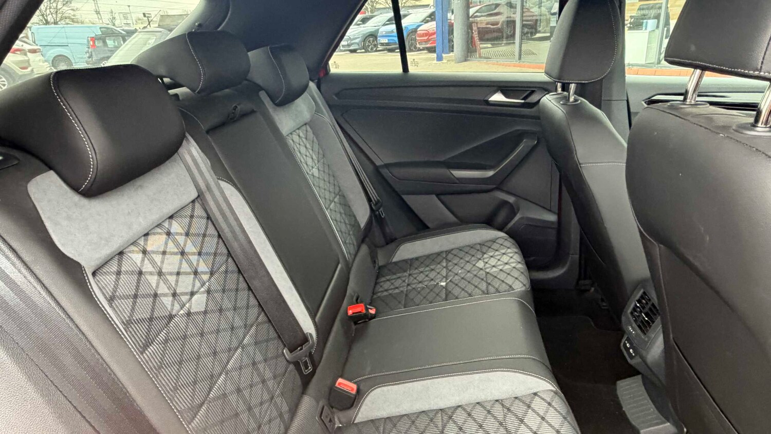 Used Volkswagen T-Roc for sale - 77861767: Photo 13