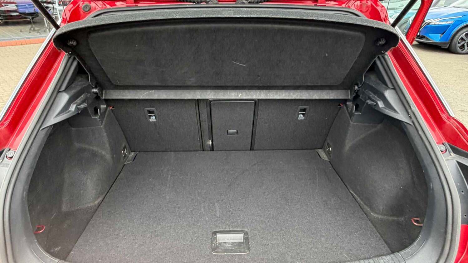 Used Volkswagen T-Roc for sale - 77861767: Photo 14