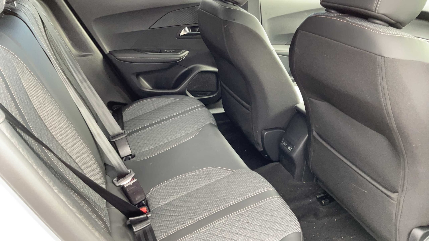 Used Peugeot 2008 2025 for sale - 77996121: Photo 12