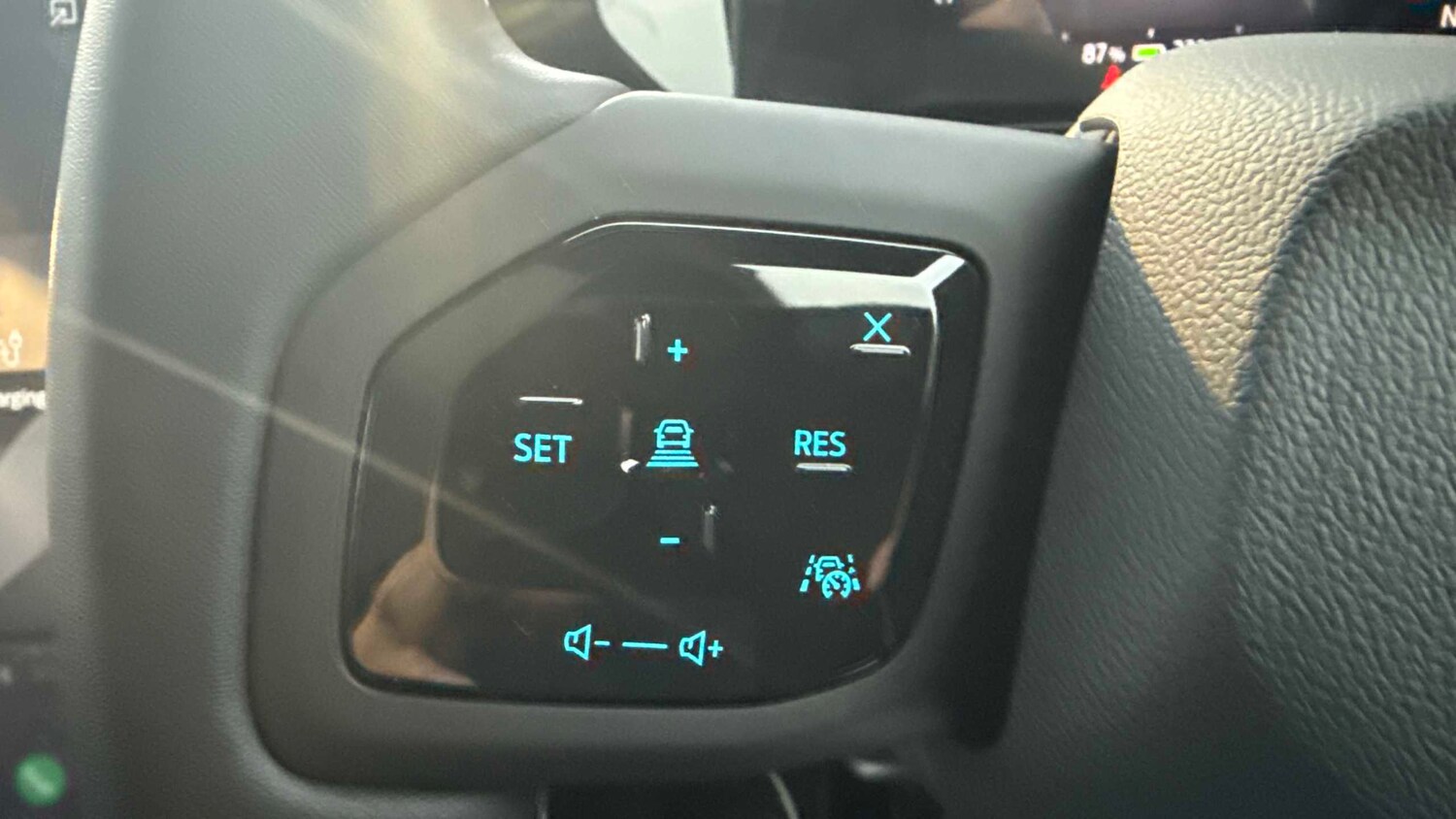 Used Ford Explorer 2025 for sale - 77861935: Photo 16