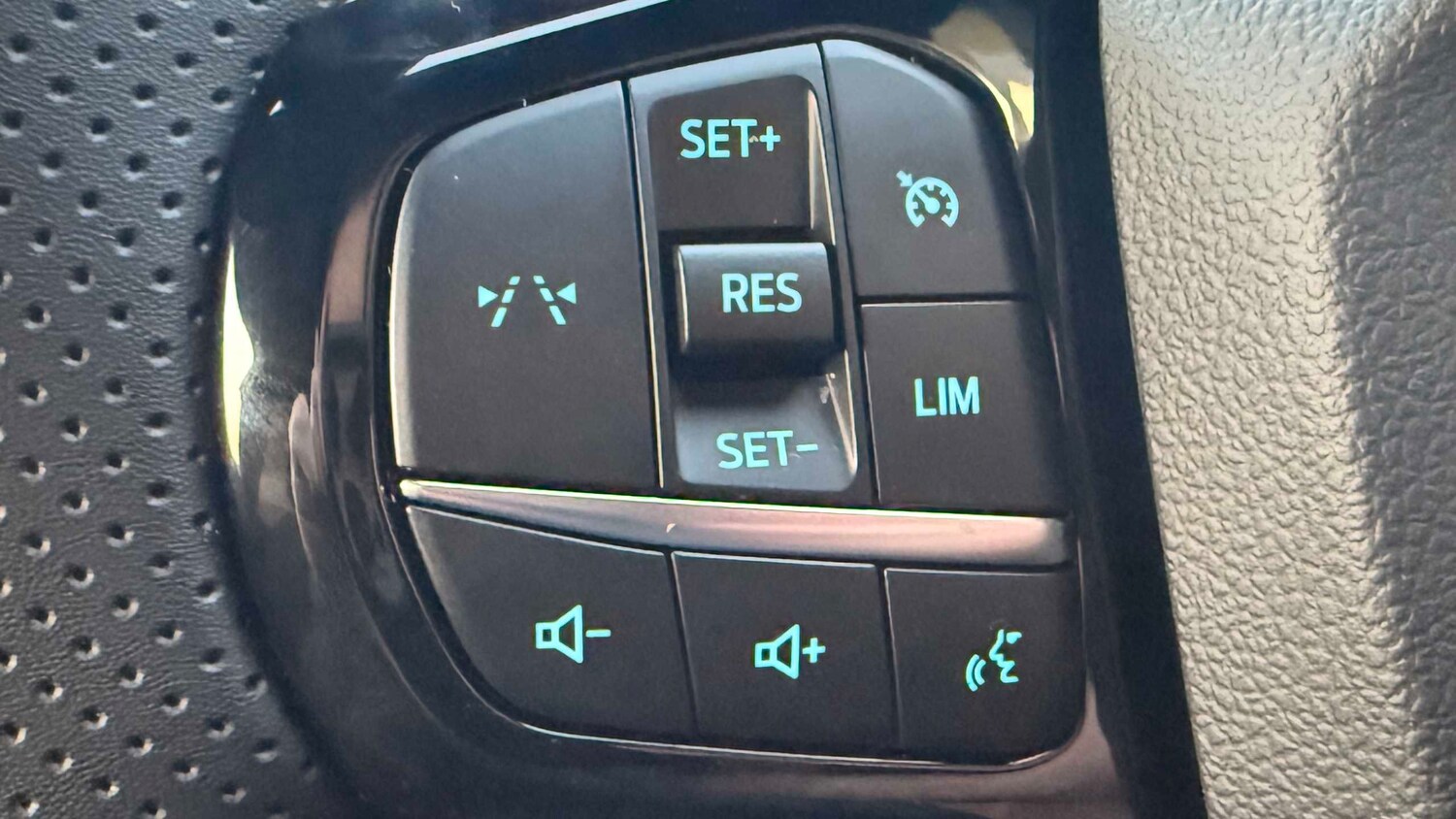 Used Ford Puma 2025 for sale - 77861981: Photo 16