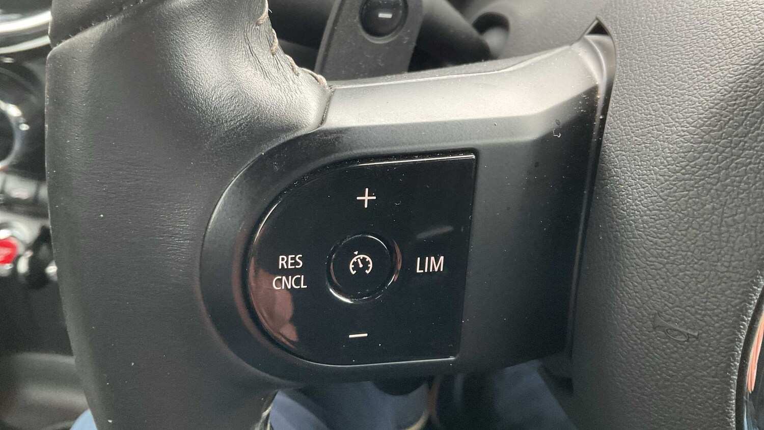 Used MINI Convertible 2021 for sale - 77859325: Photo 10