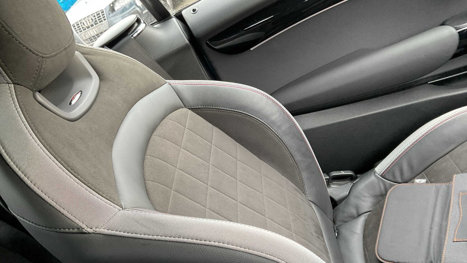 Used MINI Convertible 2021 for sale - 77859325: Photo 16