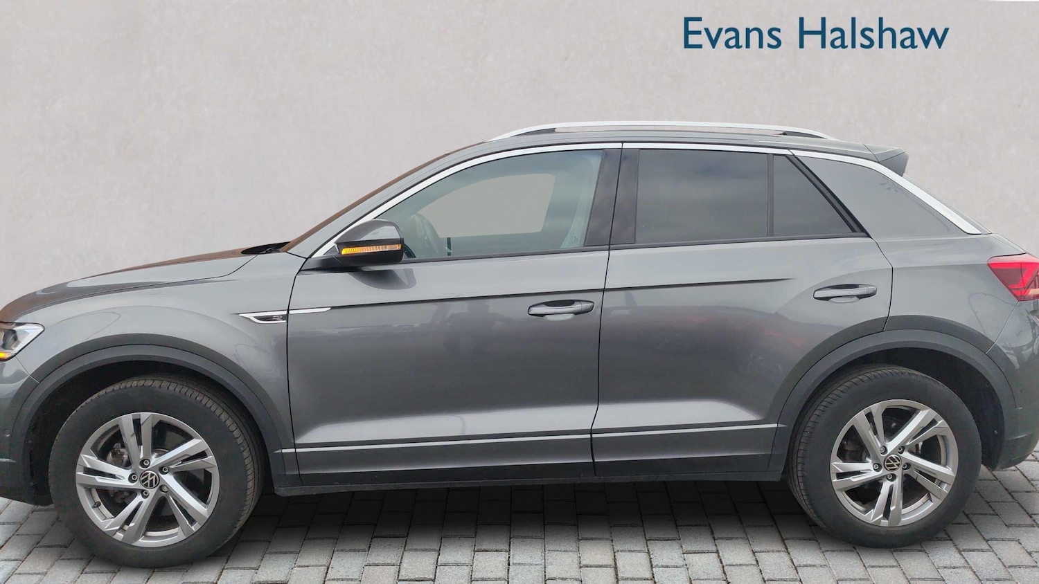 Used Volkswagen T-Roc for sale - 77860314: Photo 4