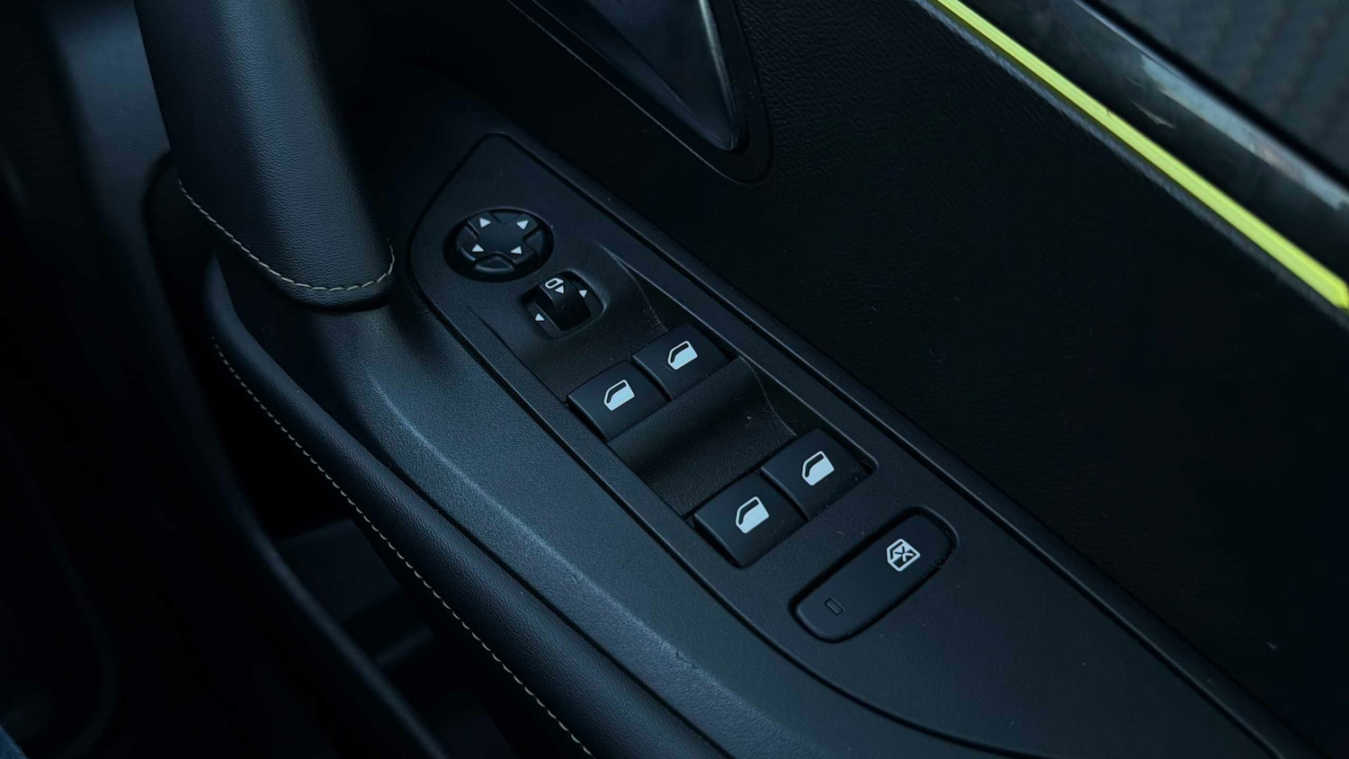 Used Peugeot 2008 2021 for sale - 77886053: Photo 20