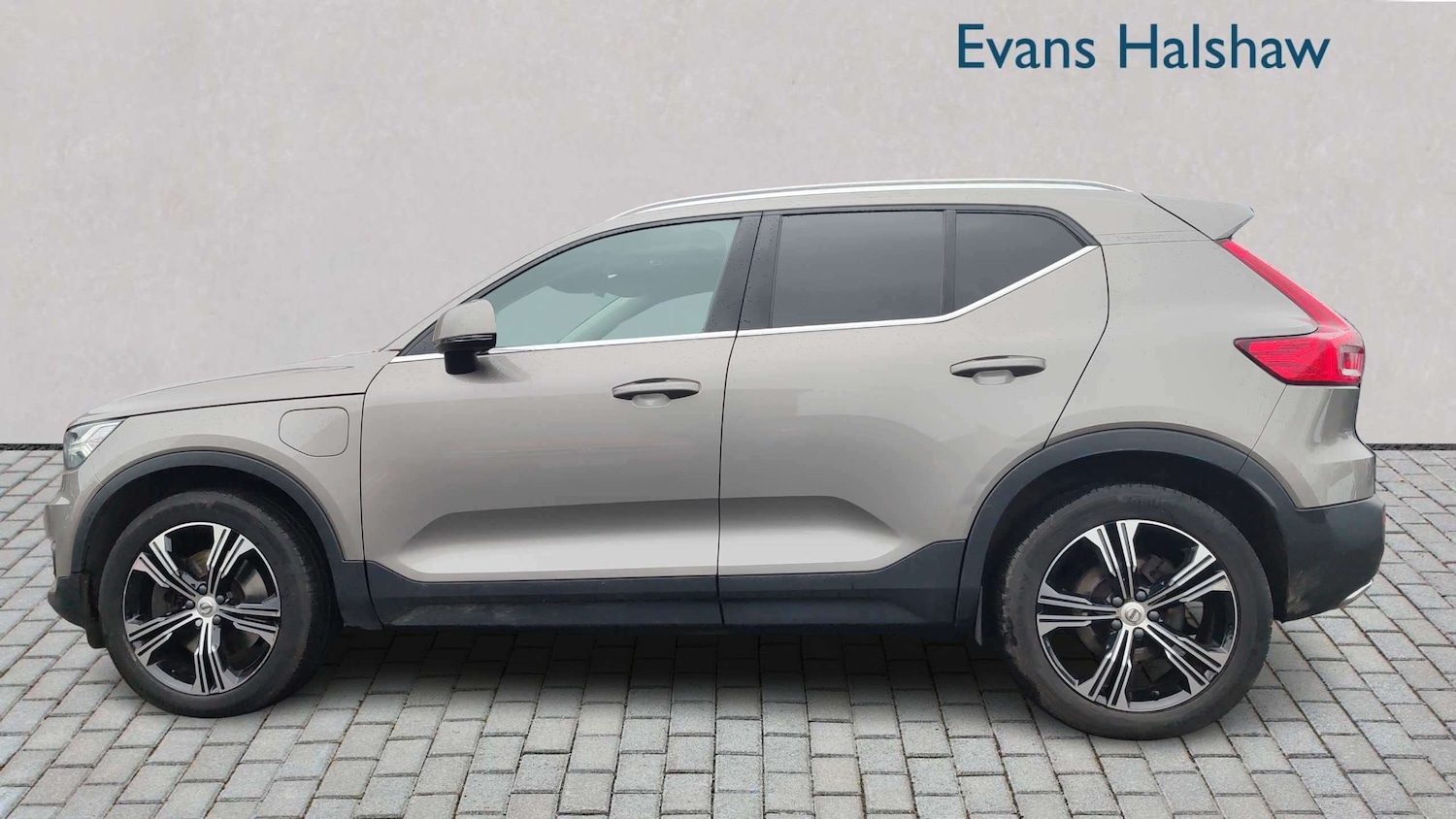 Used Volvo XC40 for sale - 77859774: Photo 4