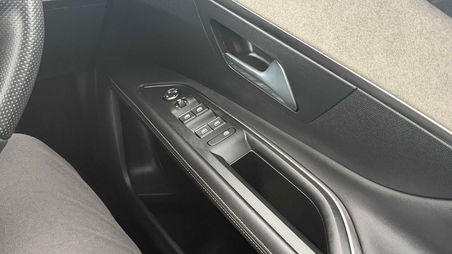 Used Peugeot 3008 for sale - 77861568: Photo 25