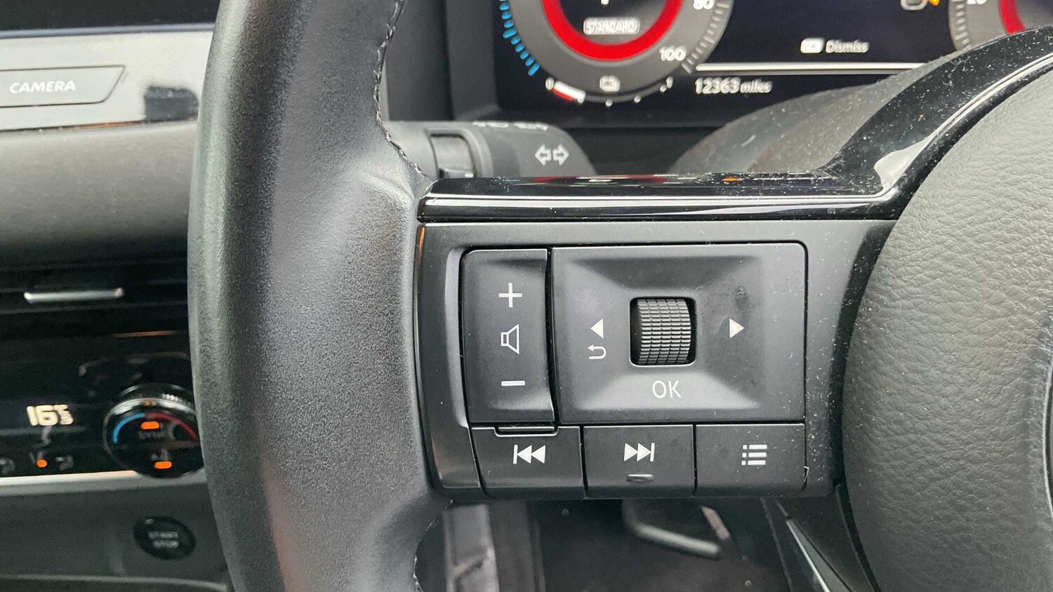 Used Nissan Qashqai for sale - 77860230: Photo 17